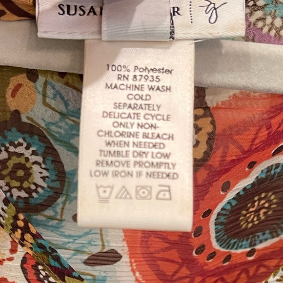 Susan Graver Batwing V-Neck Printed Scarf Top 2X (22-24) Multi-Color - Picture 7 of 9